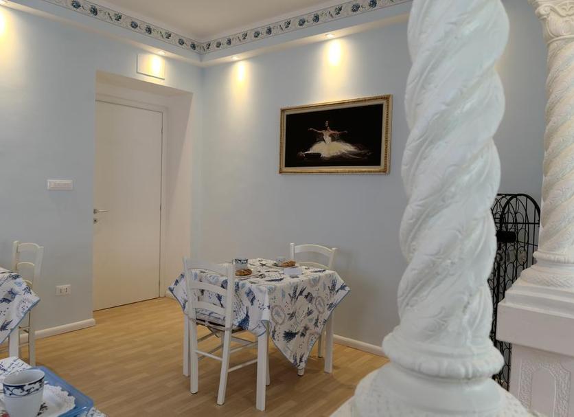 Dining room Photo