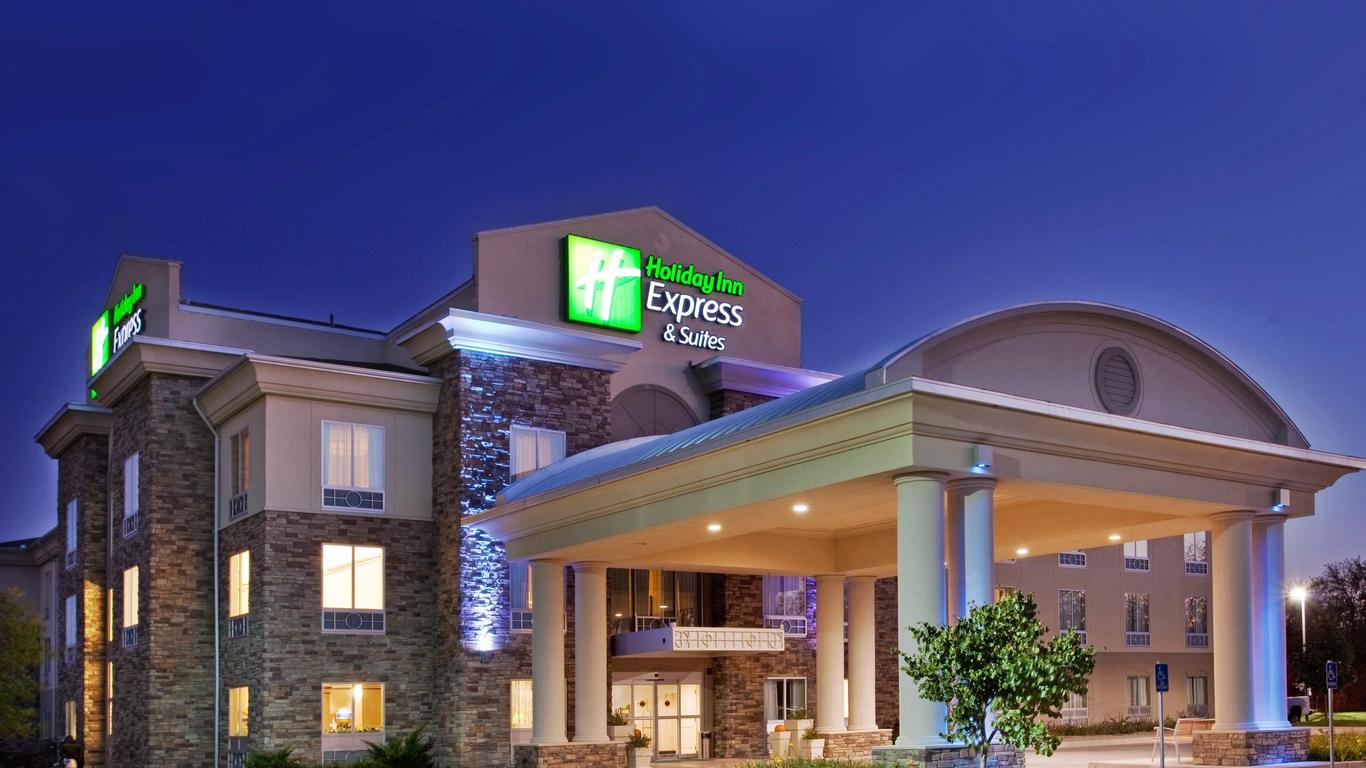 Holiday Inn Express & Suites East Wichita I-35 Andover