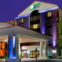 Holiday Inn Express & Suites Chesapeake