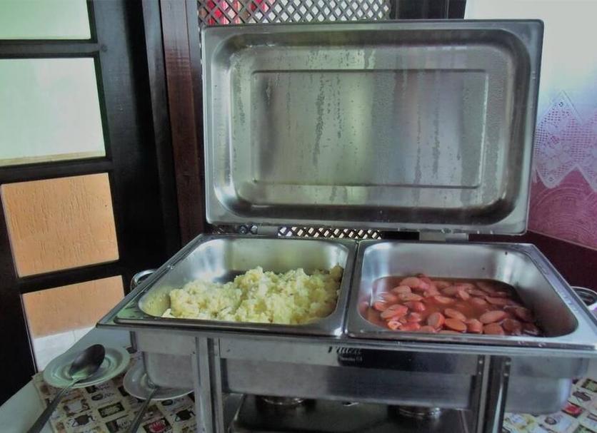 Buffet Photo