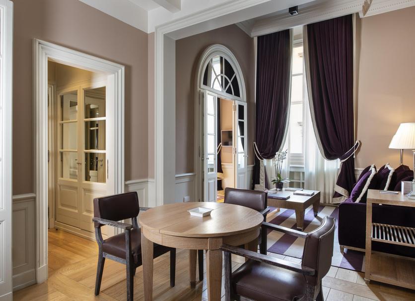 Dining room Photo