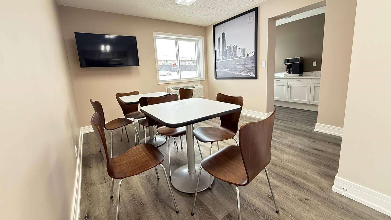 Travelodge by Wyndham Rockford South