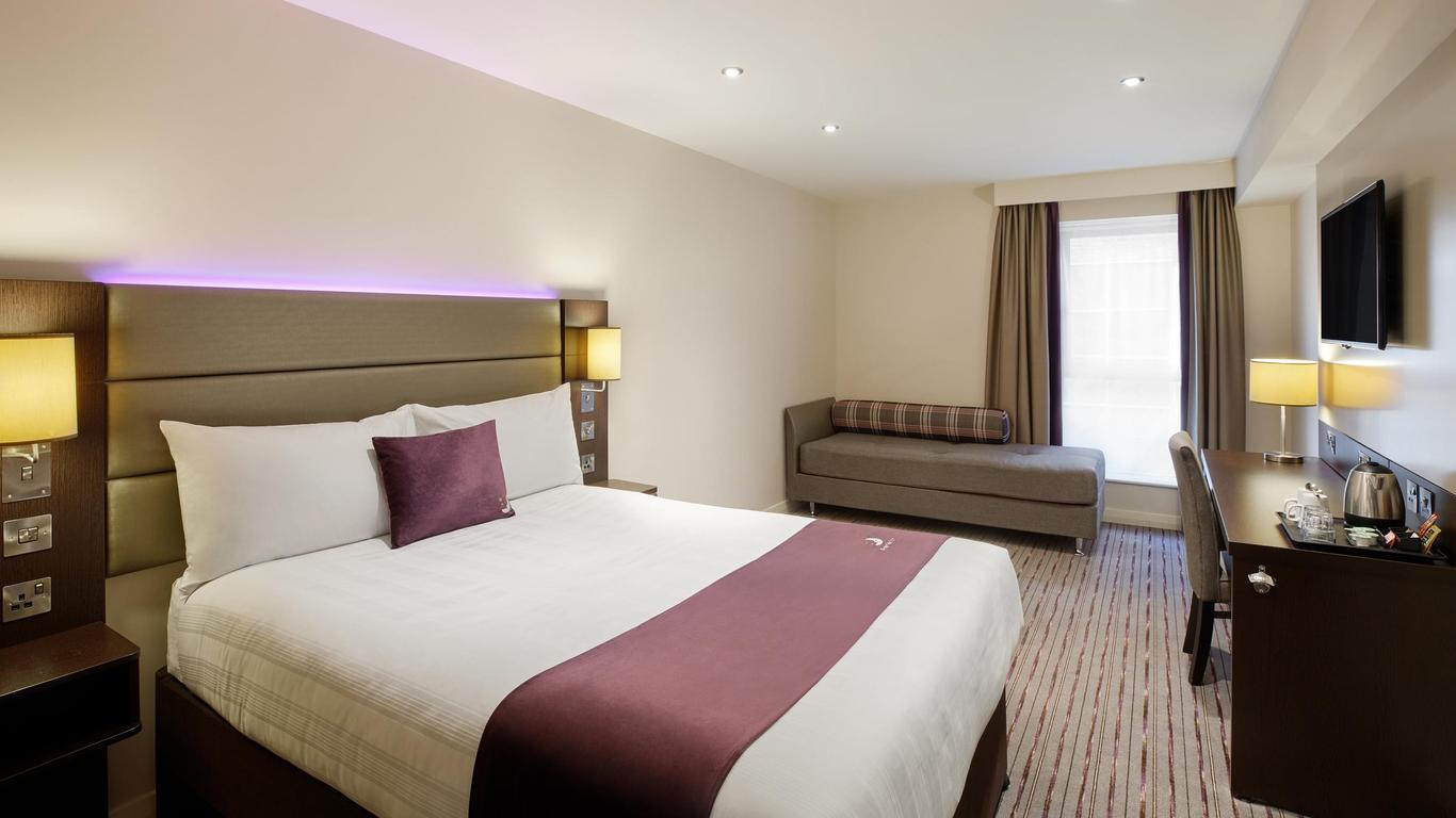 Premier Inn Farnborough West Southwood