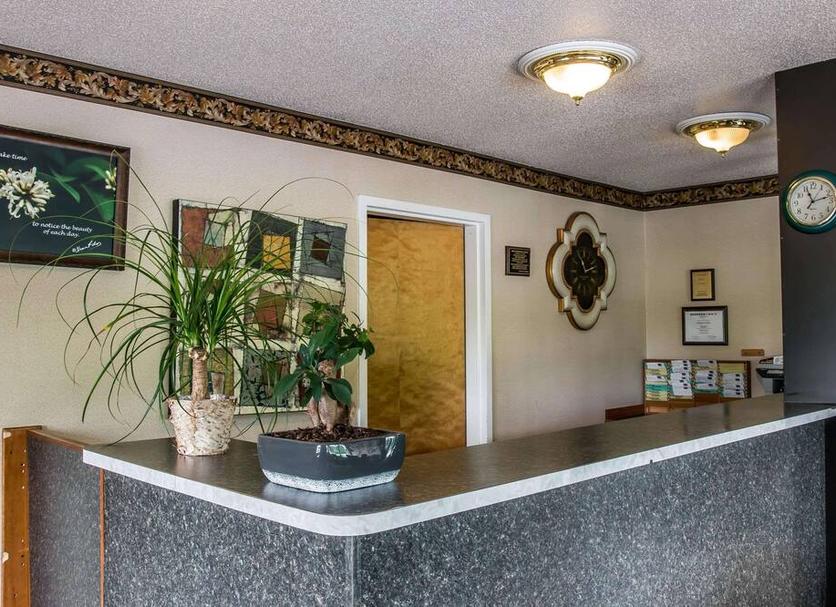 Front desk Photo