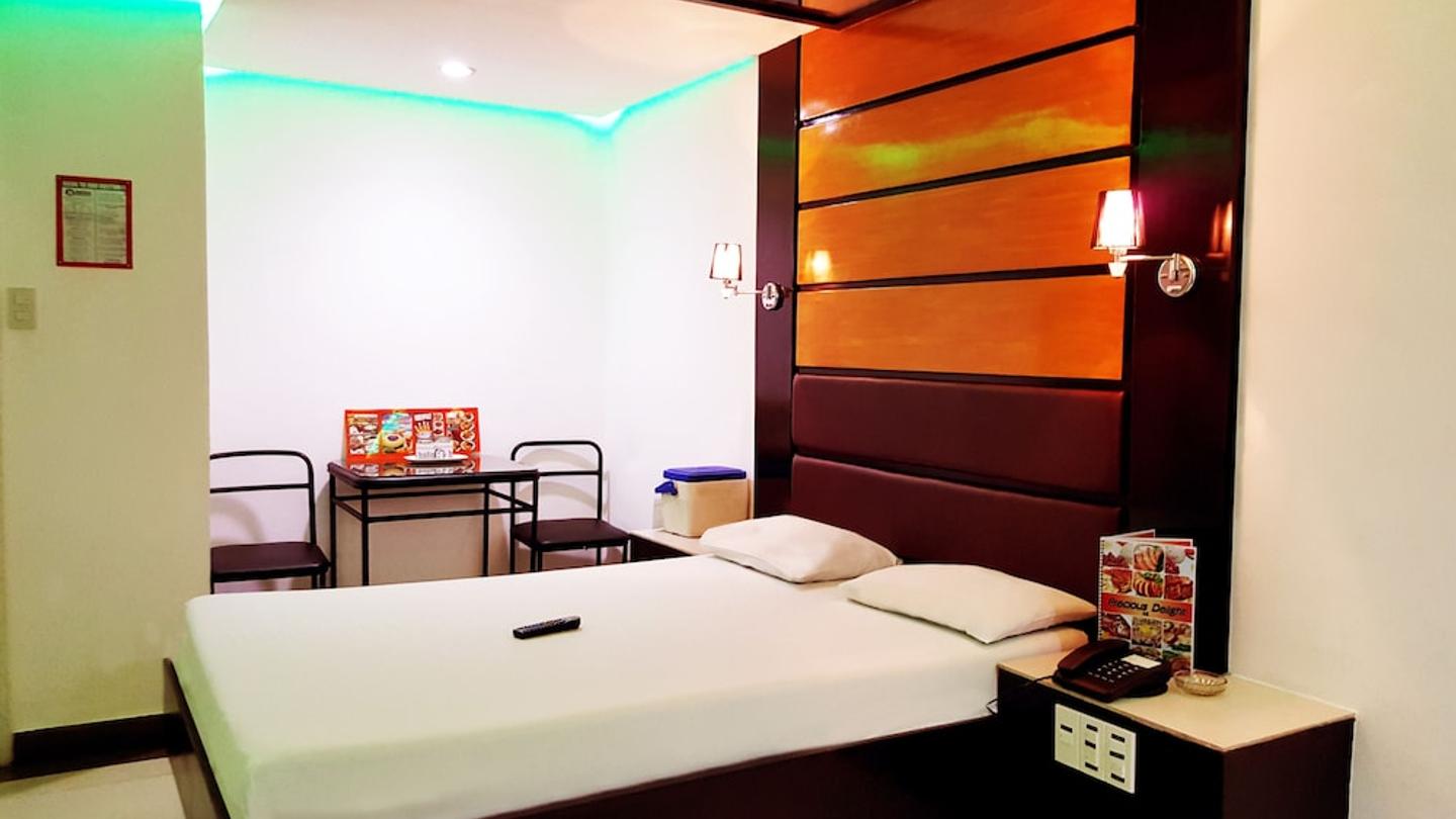 drive inn hotel pasay