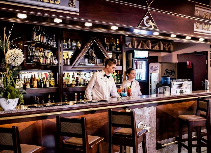 Bar Photo
