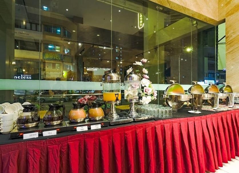 Buffet Photo