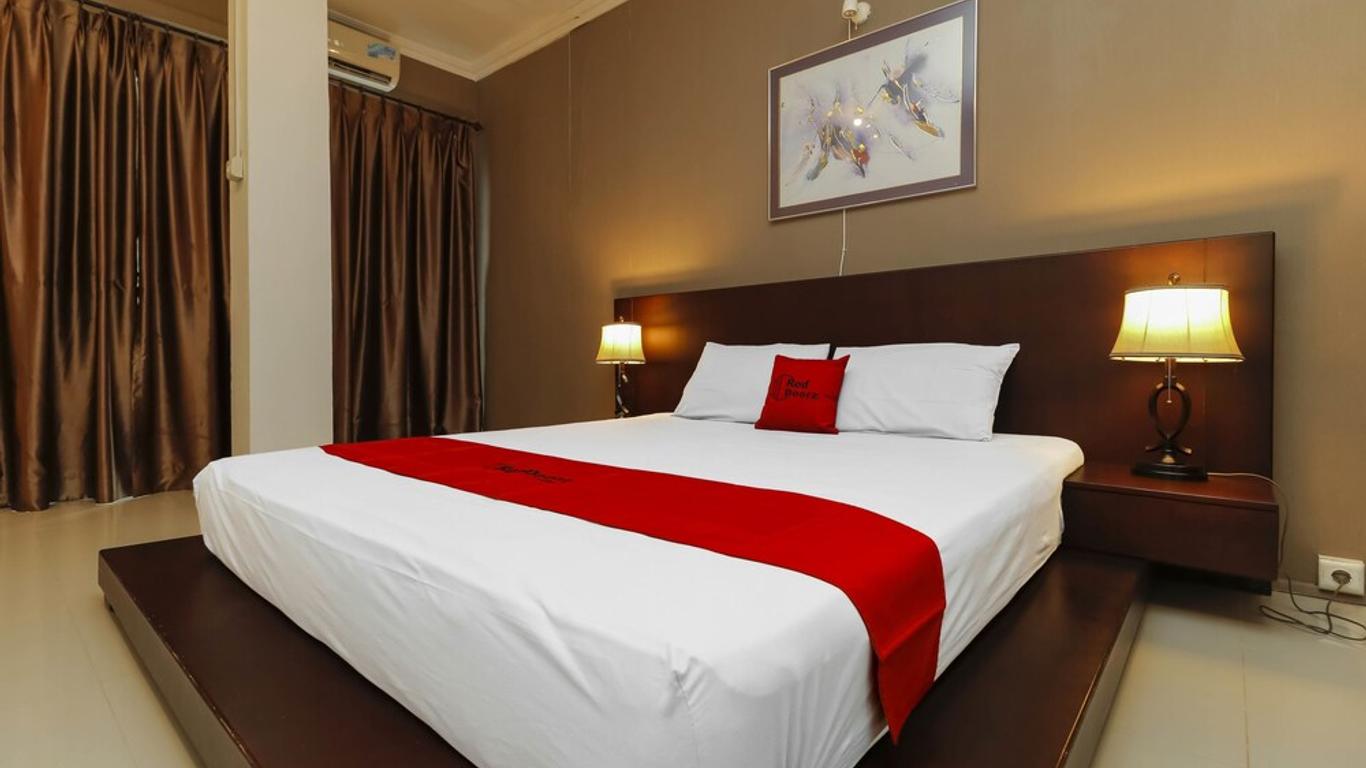 RedDoorz Plus @ Batam Centre