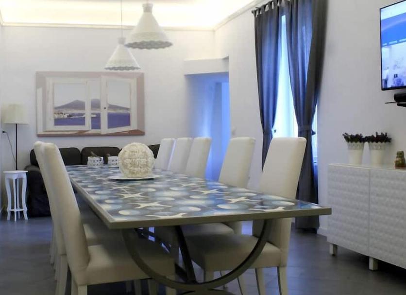 Dining room Photo