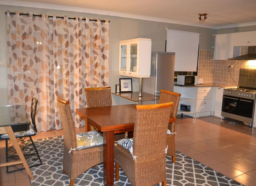 Dining room Photo
