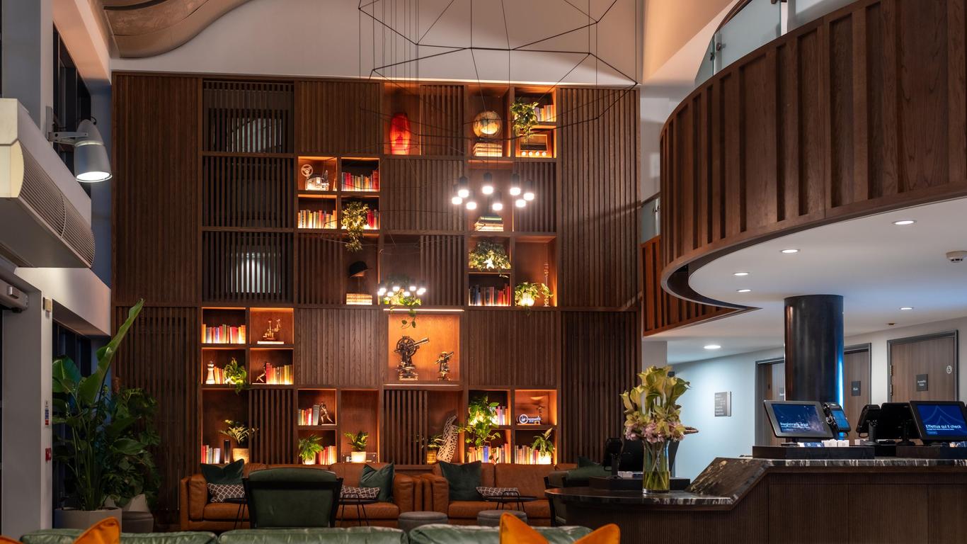 Burleigh Court Hotel and Leisure
