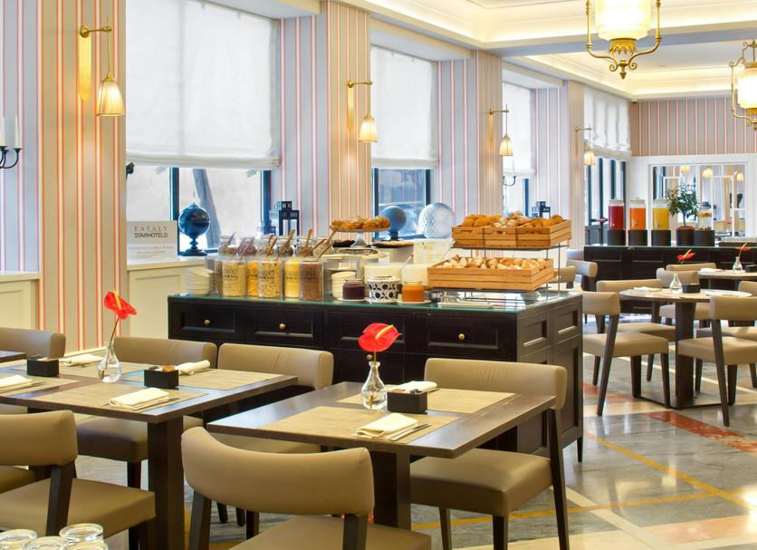 Restaurant Photo