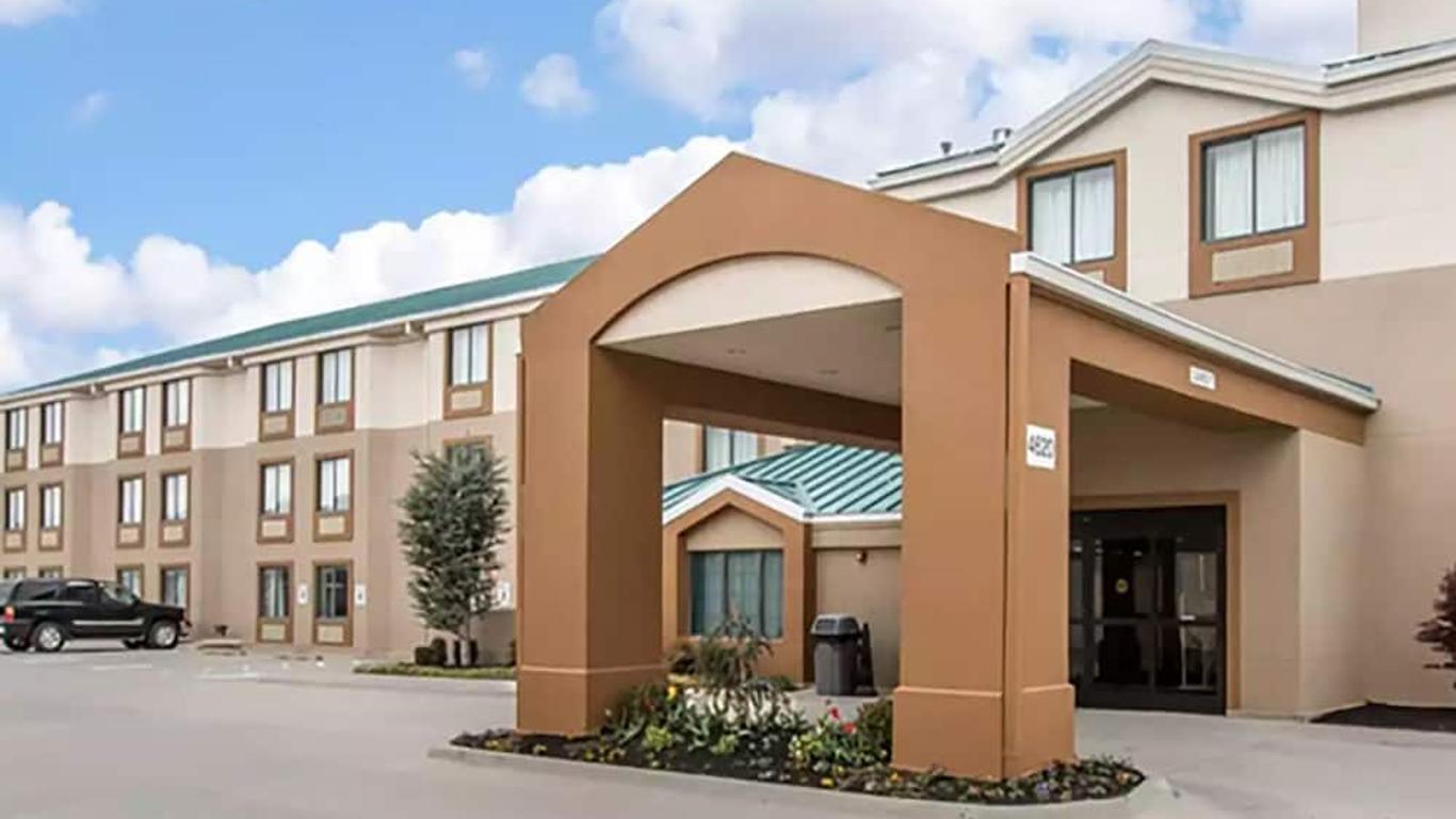 The Douillet by Demeure Hotels