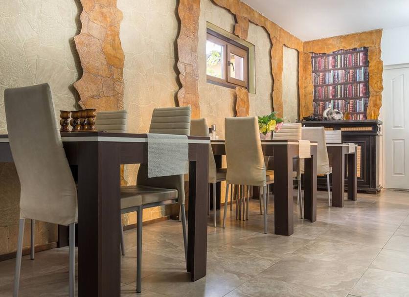 Dining room Photo