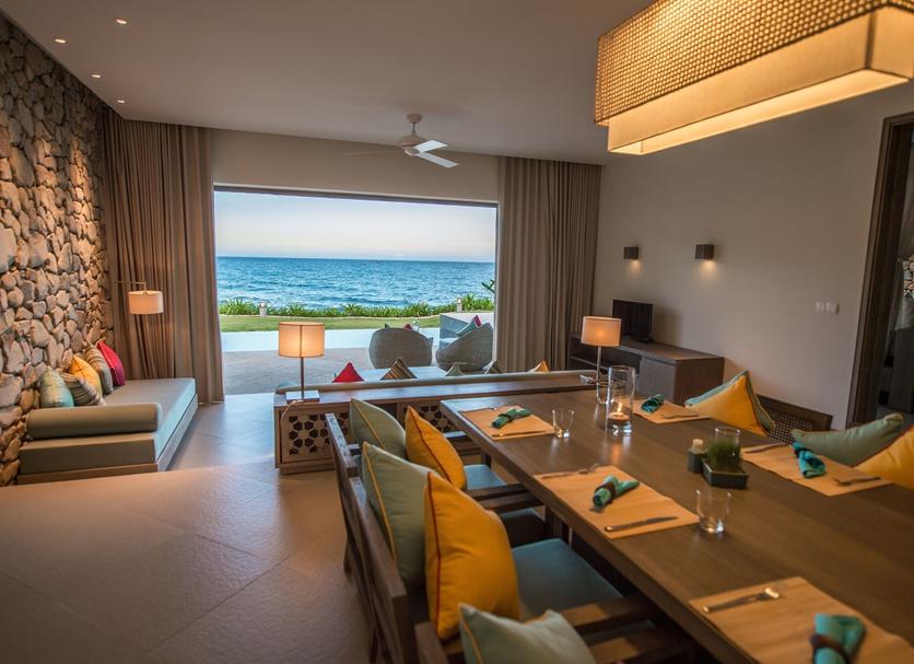 Dining room Photo