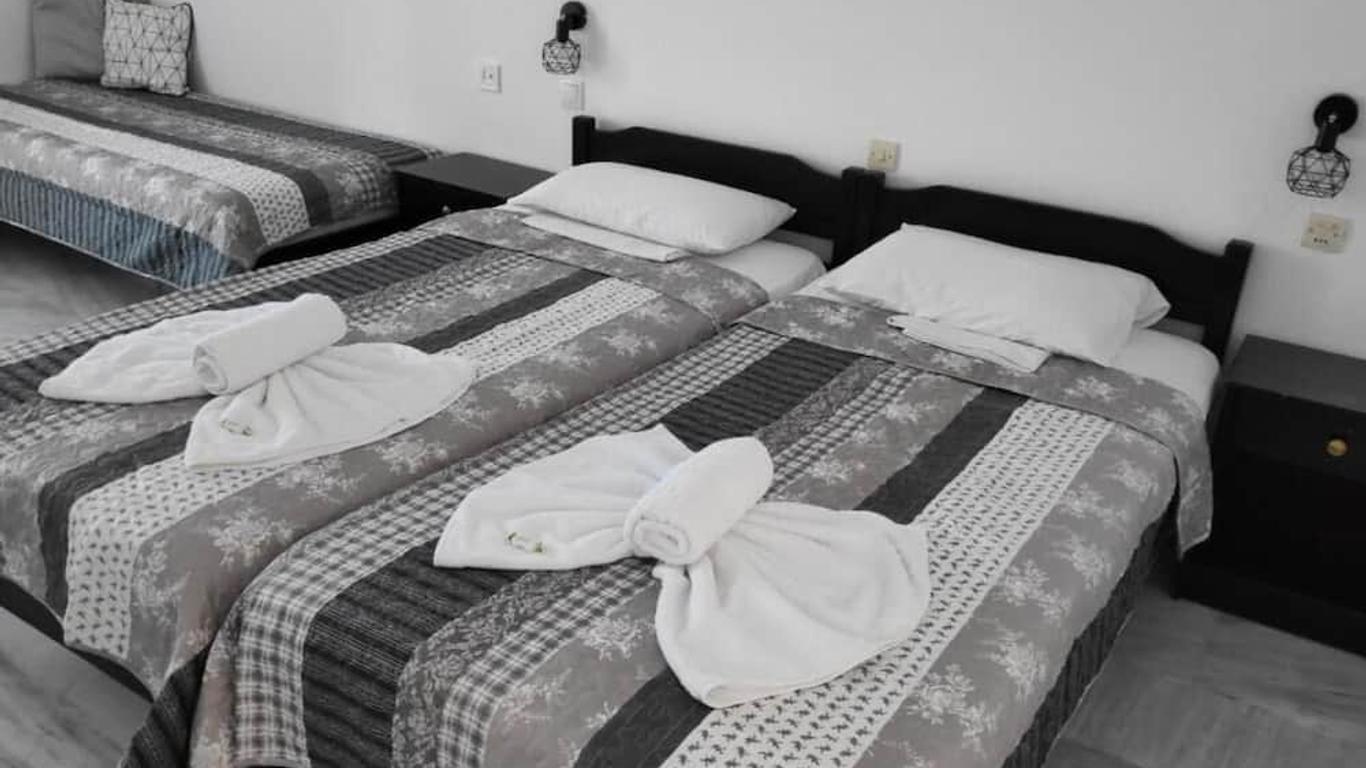 Arellis Hotel