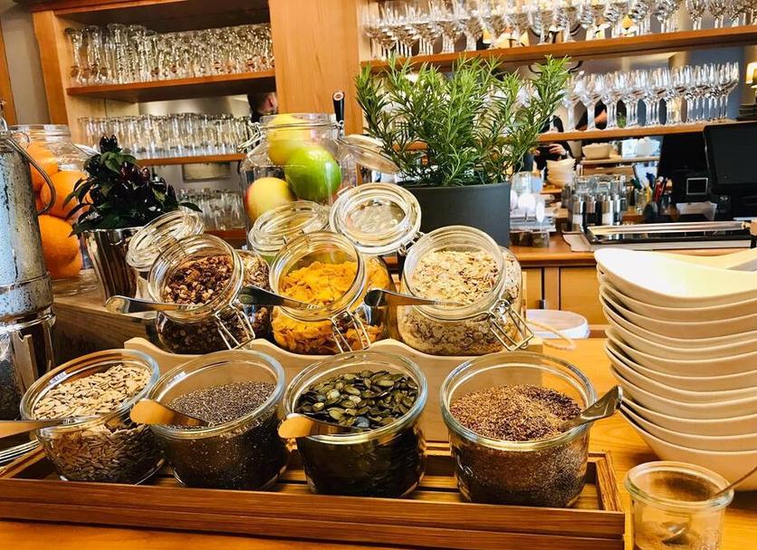 Buffet Photo
