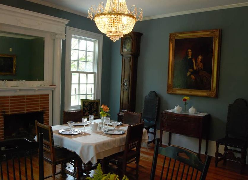 Dining room Photo