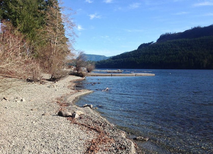 Crown House B&b in Lake Cowichan with a pebbled shoreline and scenic lake and mountain view