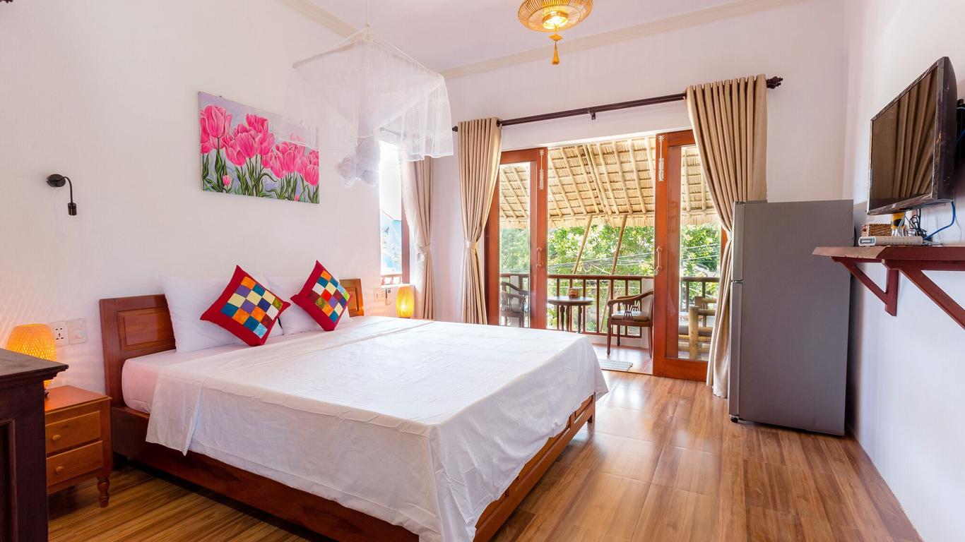 Red Flower Cottages Homestay
