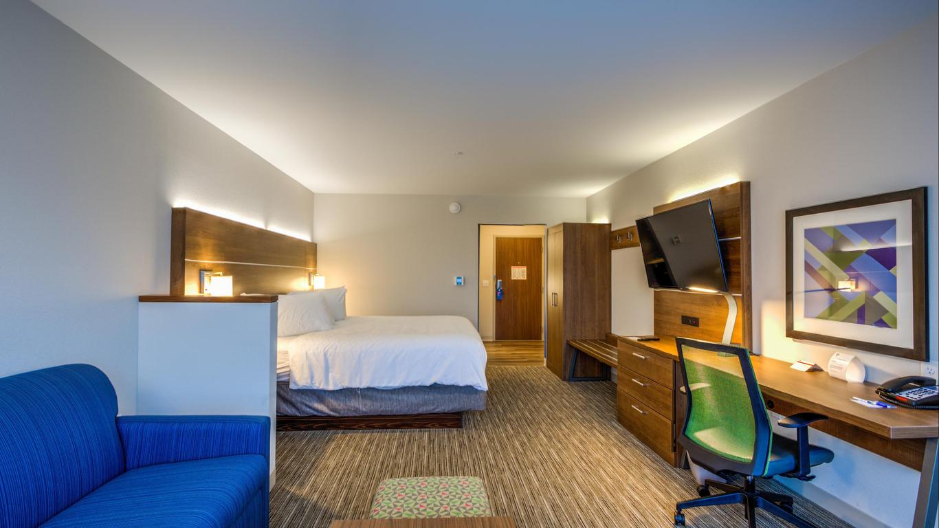 Holiday Inn Express & Suites Reedsville - State Coll Area