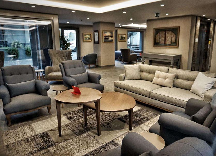 Lounge Photo