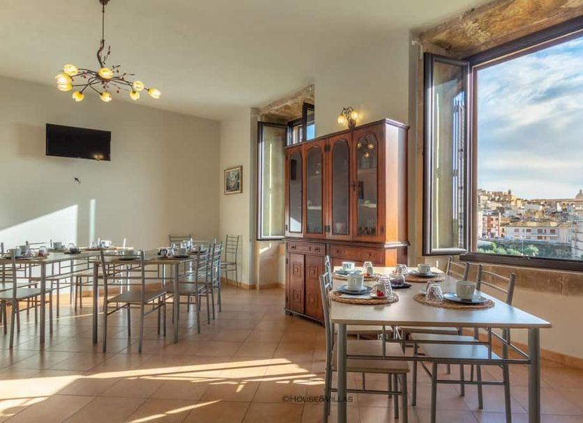 Dining room Photo