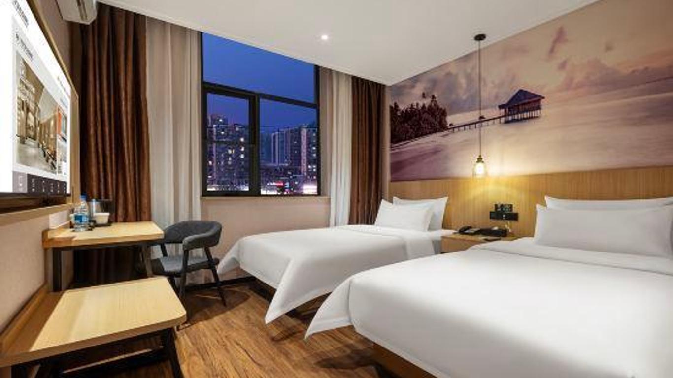 Century Star Hotel (Jiaozuo High-speed Railway Station Construction Road)