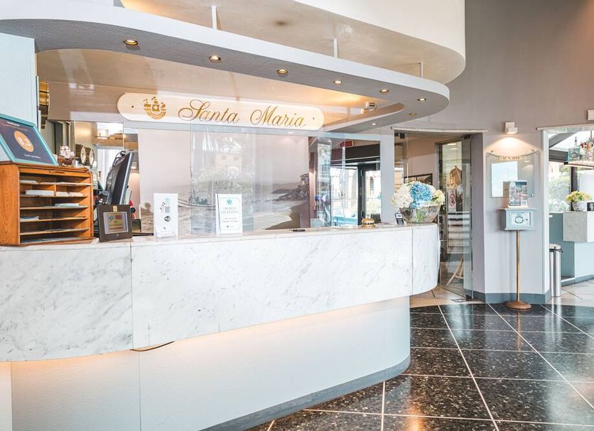 Front desk Photo