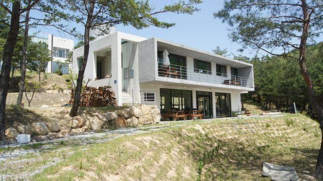 Pohang Sound of Nature Pension