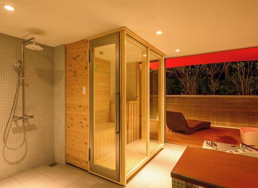 Resort Hotel Moana Coast in Naruto: sauna room with shower and private terrace seating