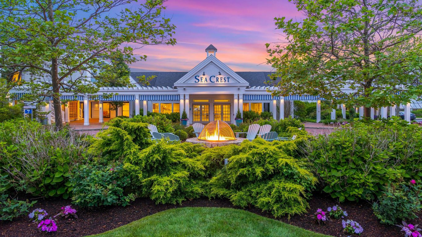 Sea Crest Beach Hotel from 102. North Falmouth Hotel Deals & Reviews