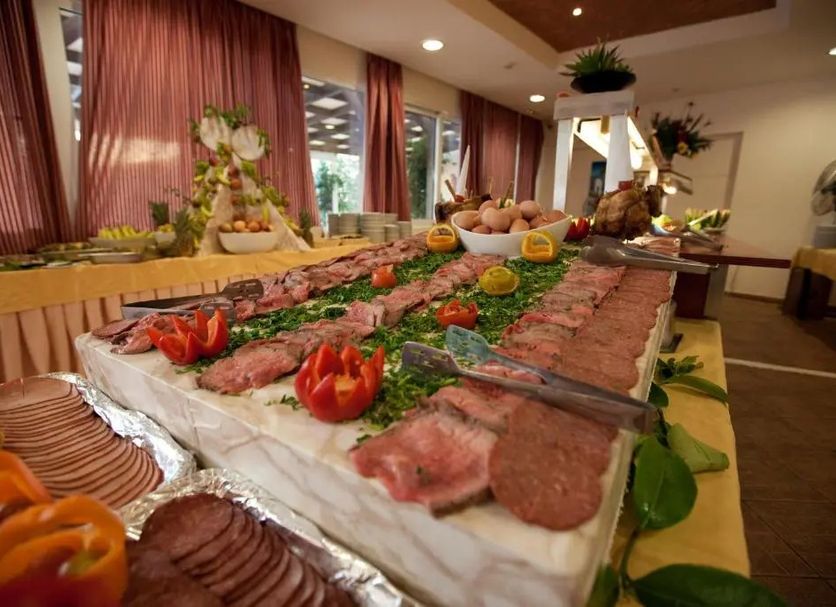 Buffet Photo
