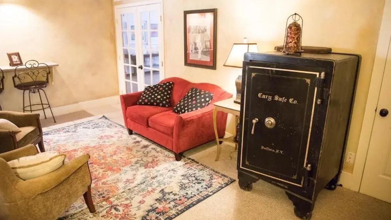 Letson Loft Hotel