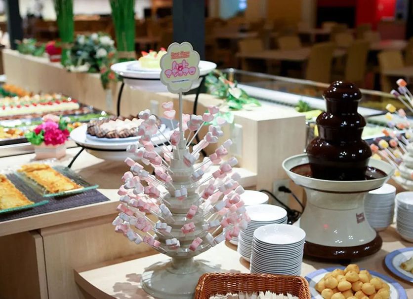 Buffet Photo