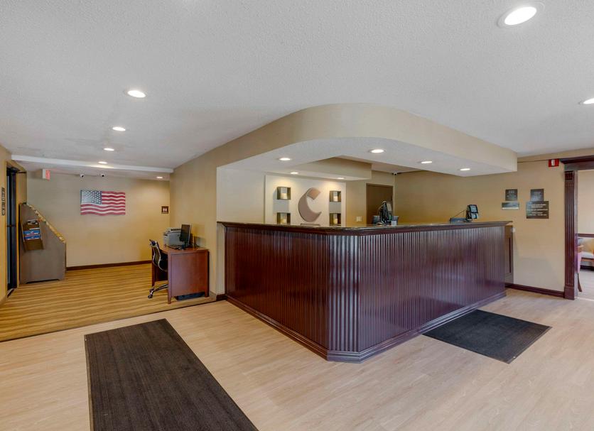 Front desk Photo