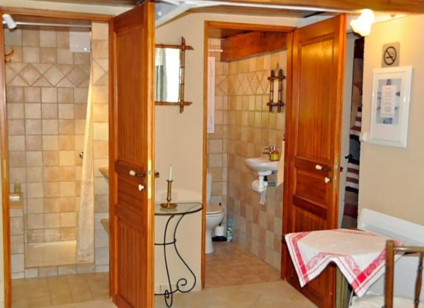 Bathroom Photo