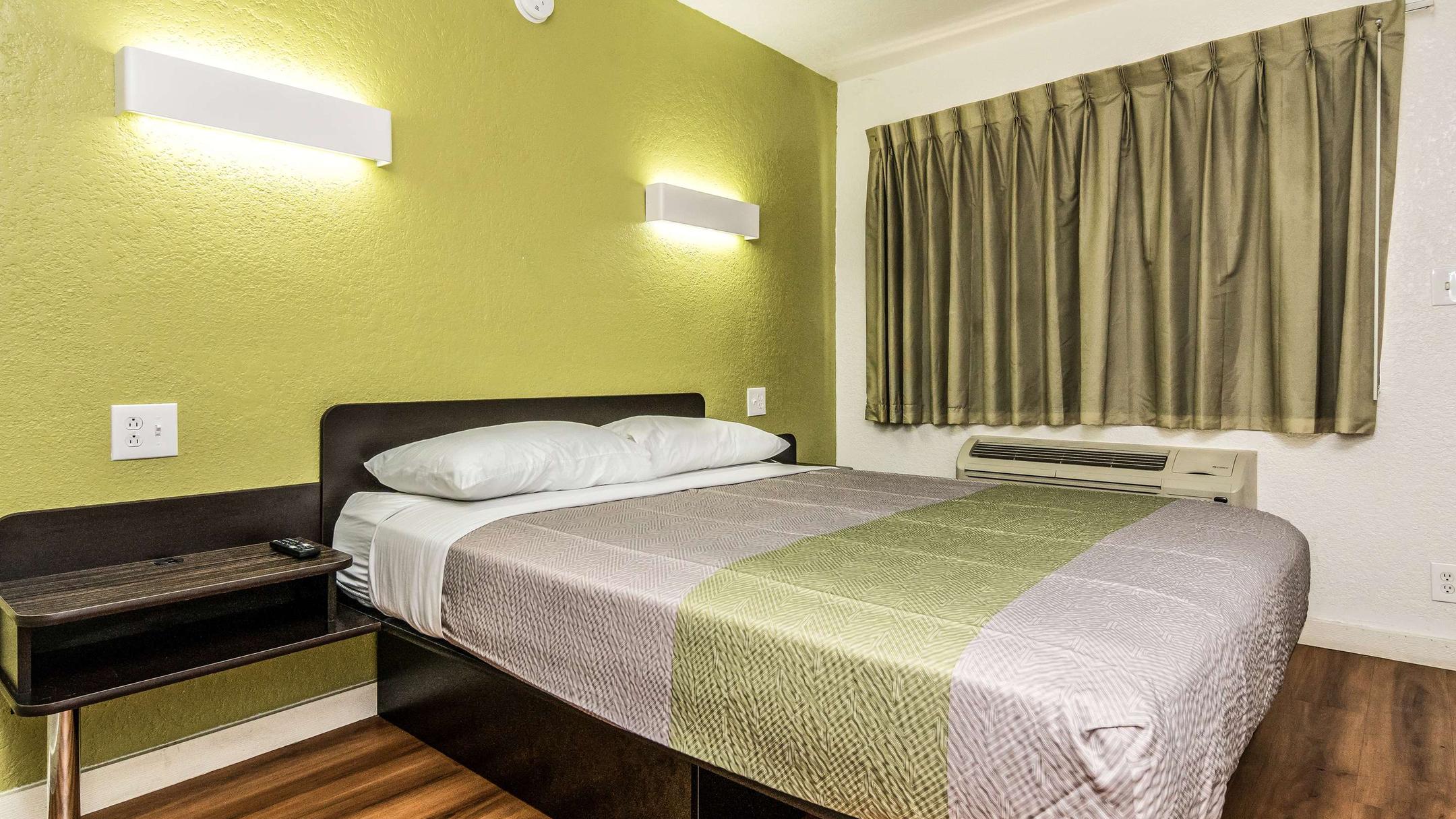 Motel 6 Fort Worth North from $54. Fort Worth Hotel Deals & Reviews - KAYAK