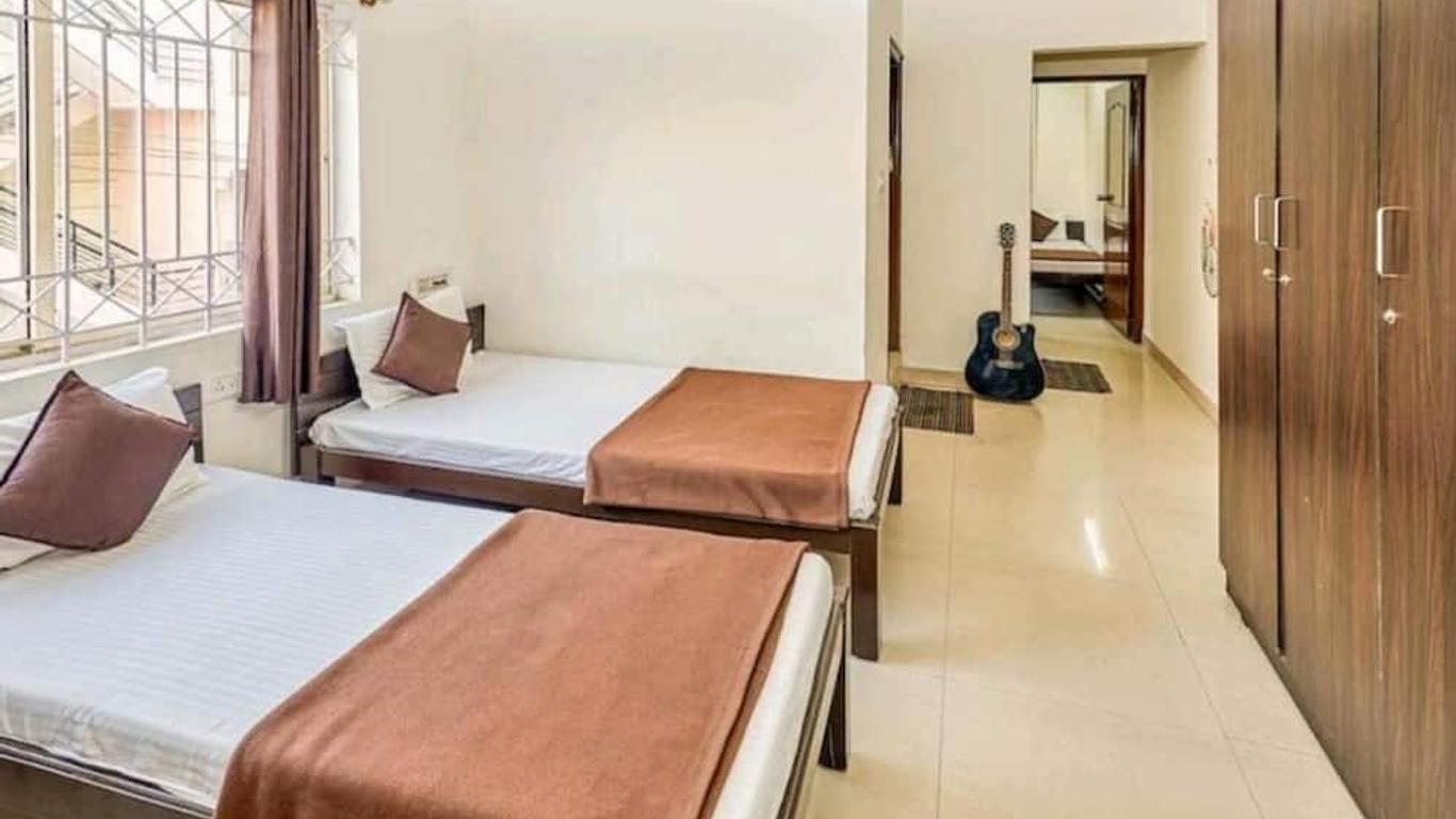 Transit Dorms - A Backpackers Inn & Hostel