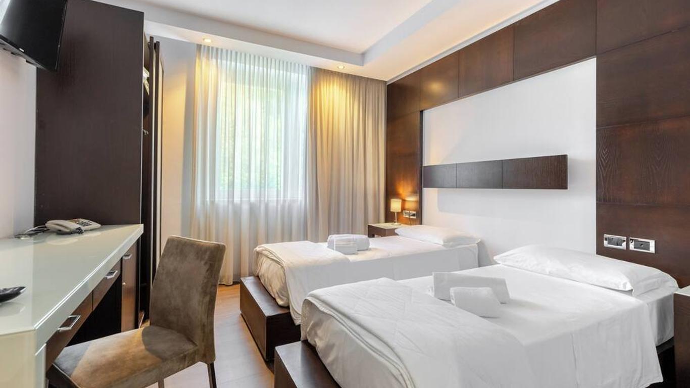 Aston Hotel
