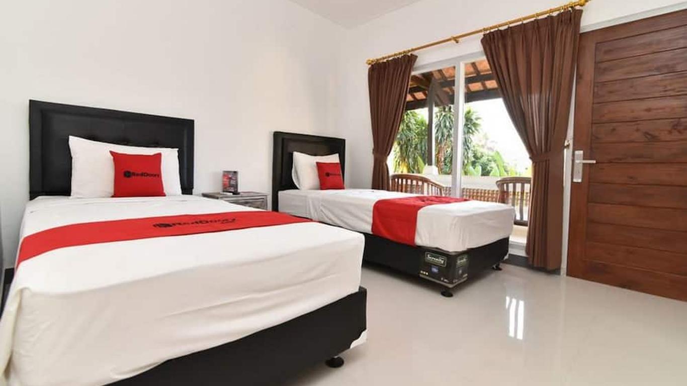 RedDoorz near Tanjung Benoa Beach