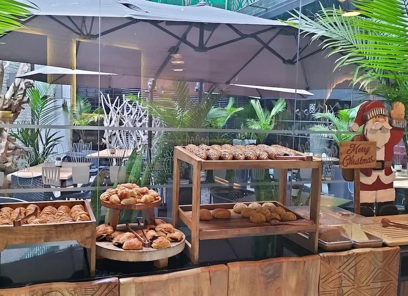 Buffet Photo