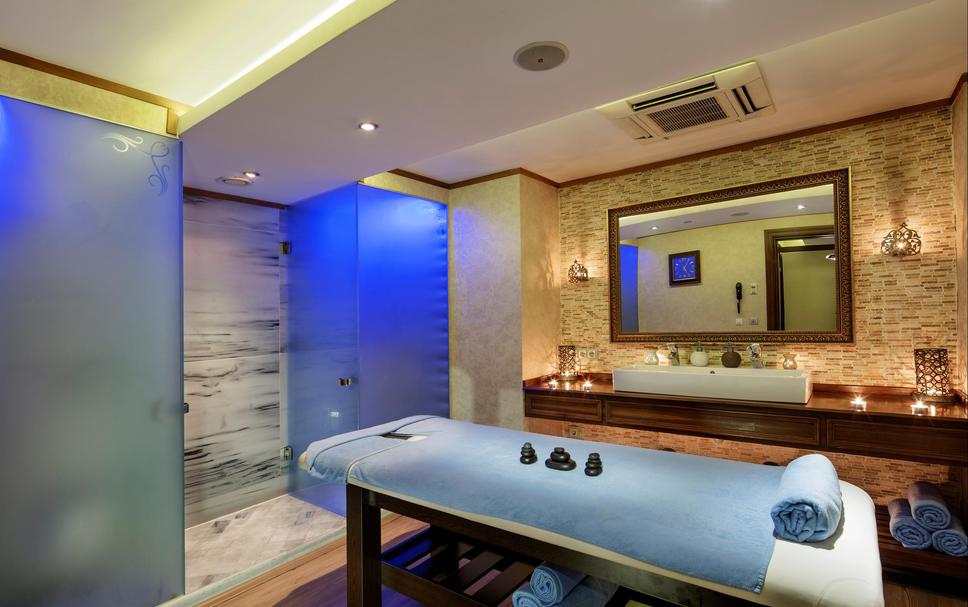 Crowne Plaza Istanbul - Old City from $40. Istanbul Hotel Deals & Reviews - KAYAK