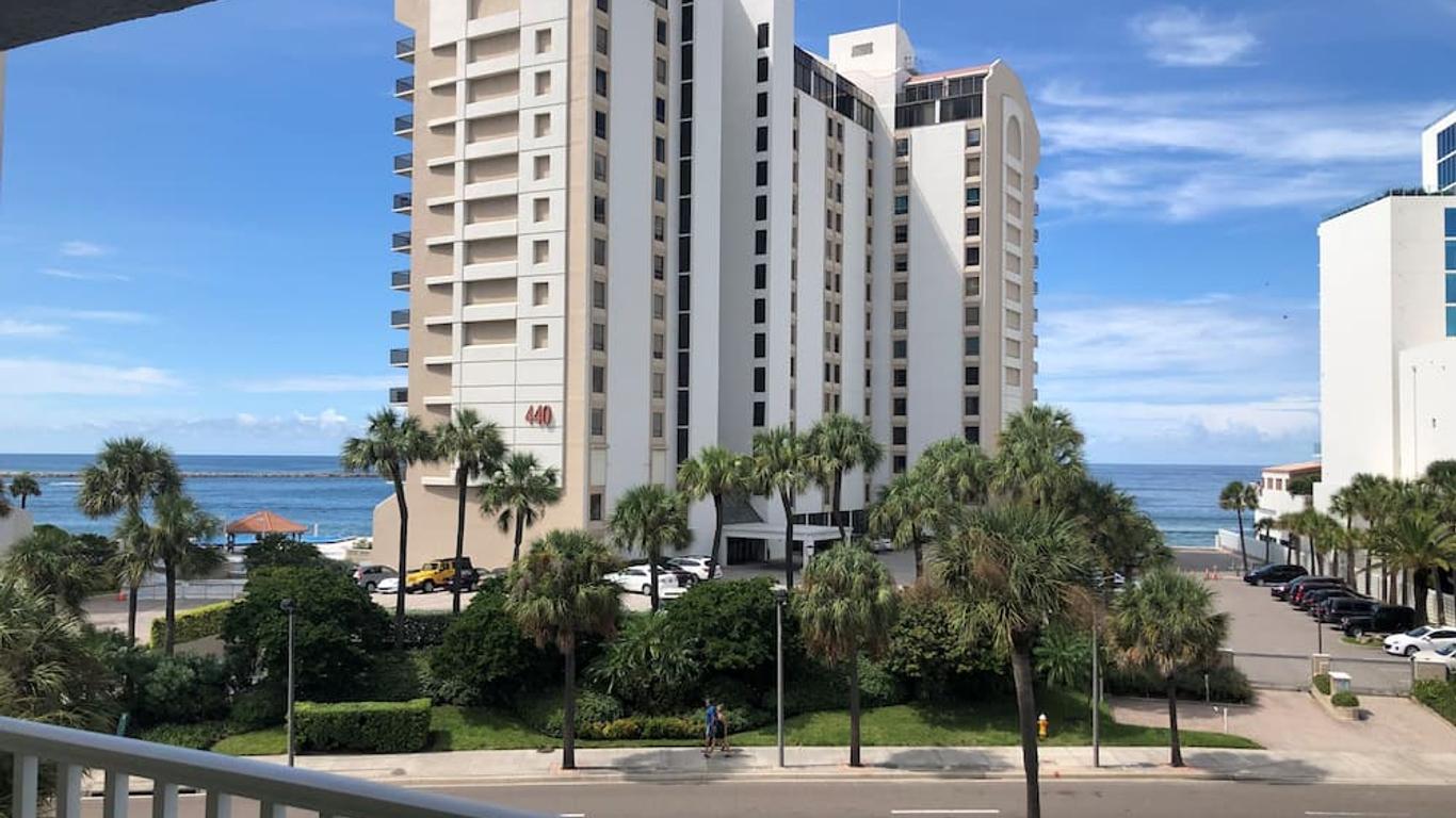 Pelican Pointe Clearwater Beach Hotel