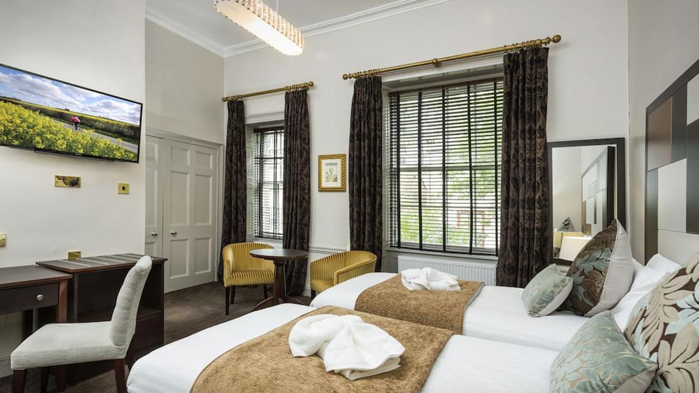 Albany Hotel