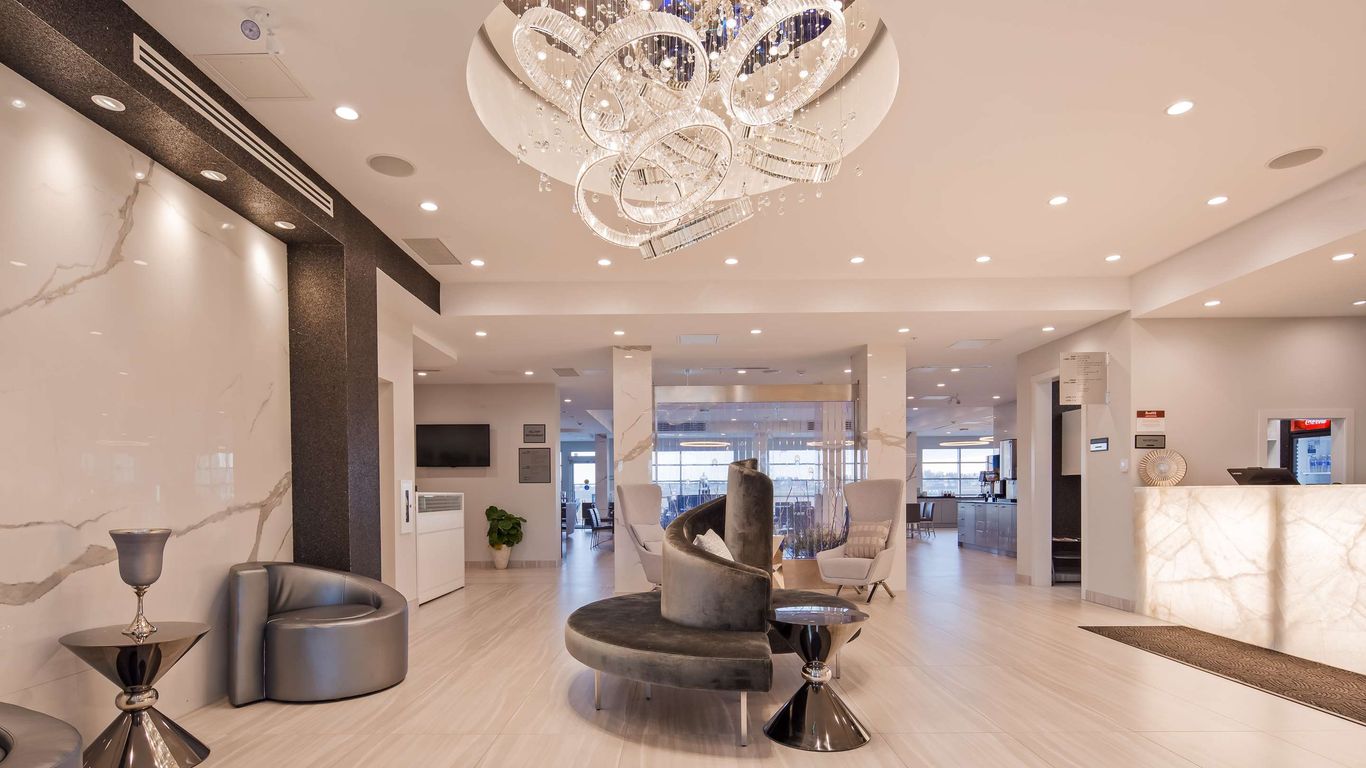 Executive Residency by Best Western Calgary City View North from 55