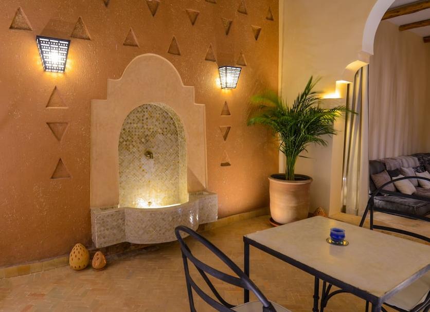 Dining room Photo