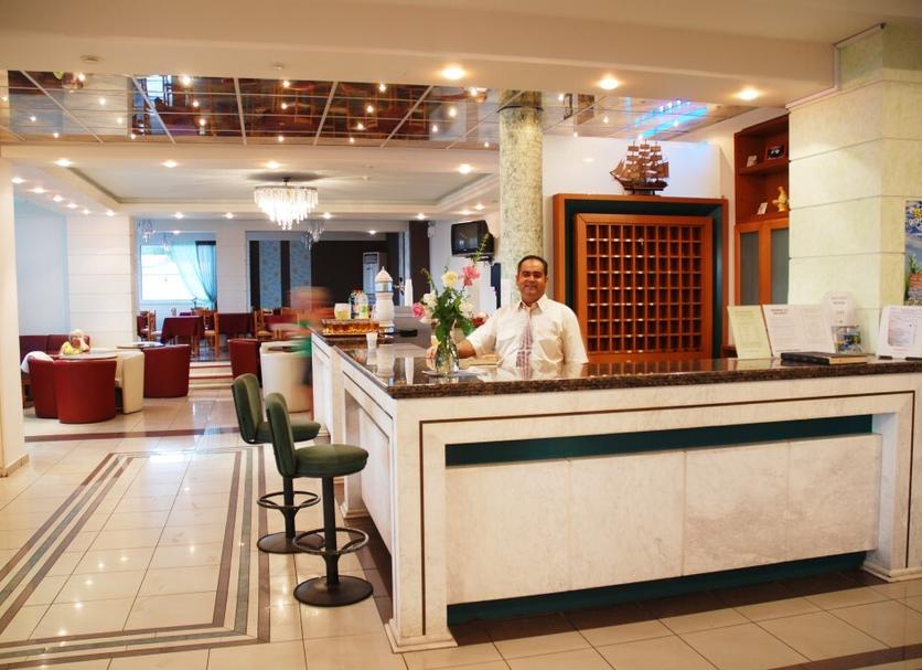 Front desk Photo