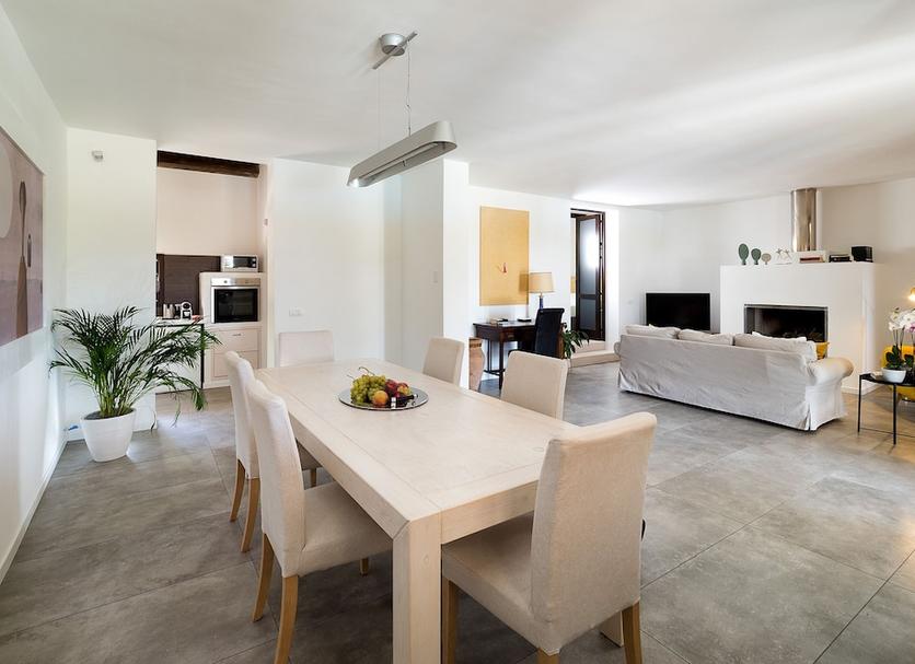 Dining room Photo