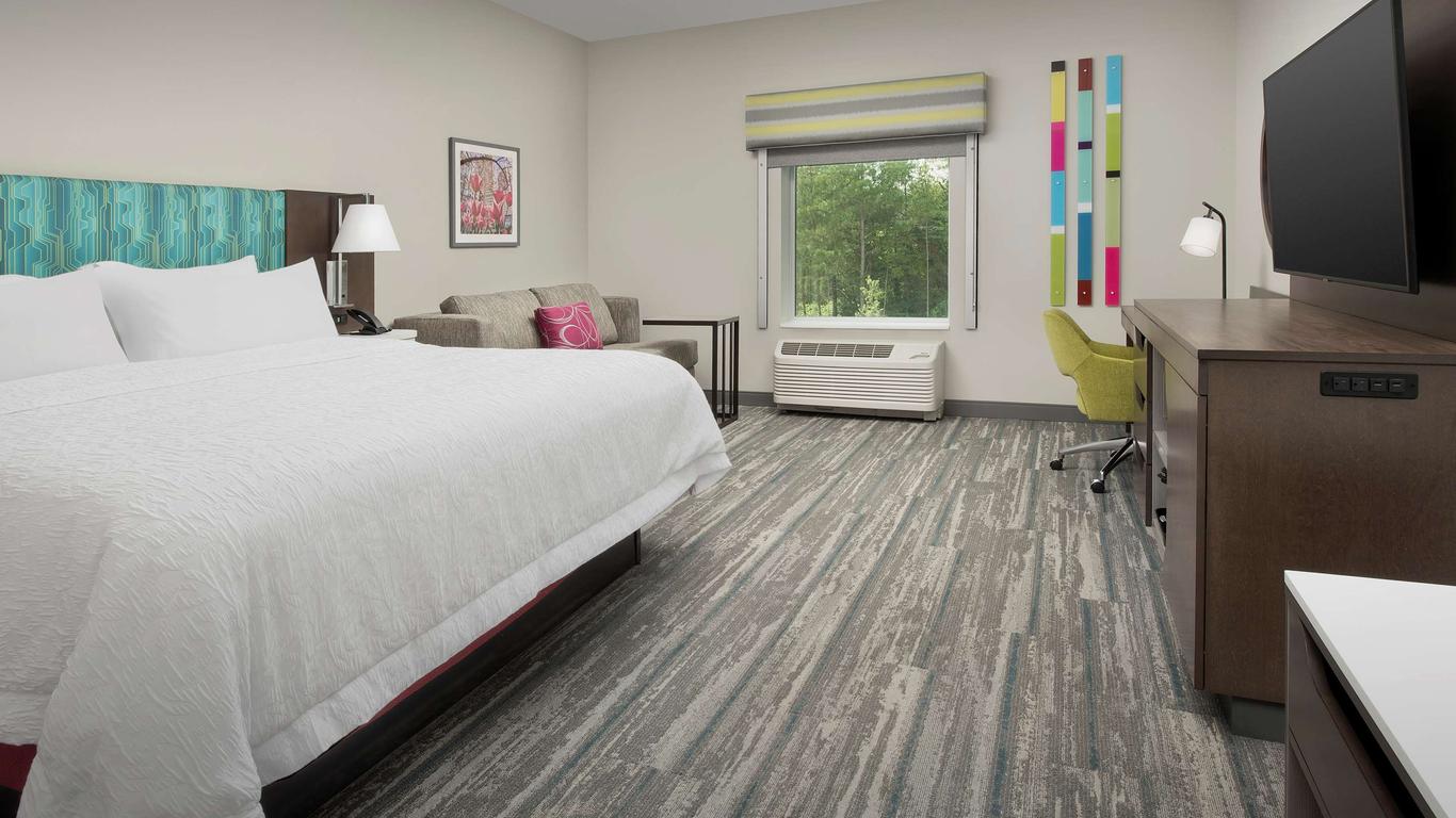 Hampton Inn & Suites Charlotte Airport Lake Pointe